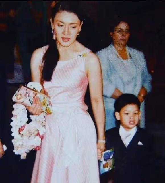 出家當尼姑的泰國王妃西拉米,誕下王室唯一男繼承人,卻毀於貪心