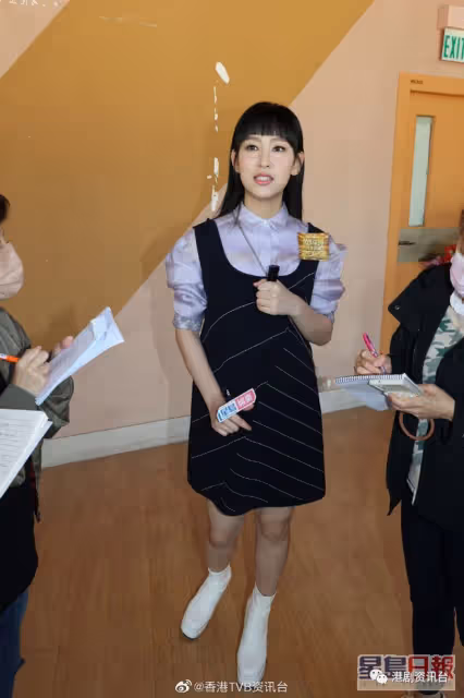 TVB力捧港姐穿黑絲搶FO!炎明熹爭飛躍進步藝員有自信