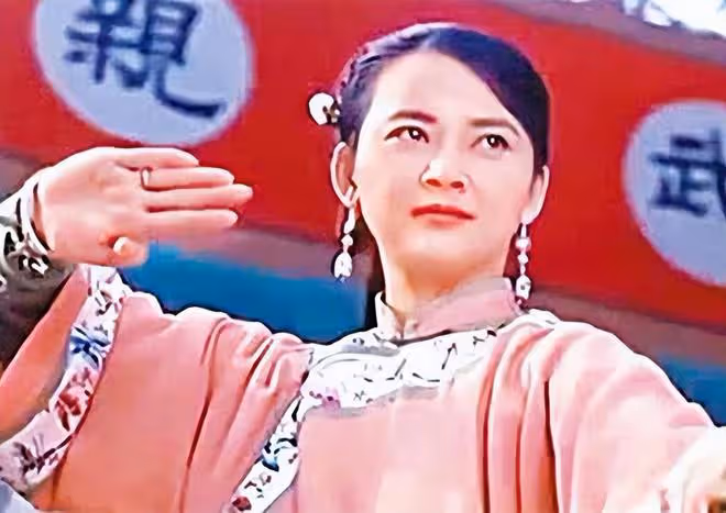 64歲胡慧中內地正式復出！將與肖戰同台演話劇，22歲女兒留言支持