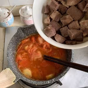 上腦牛肉粒番茄煲