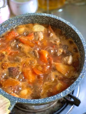 上腦牛肉粒番茄煲