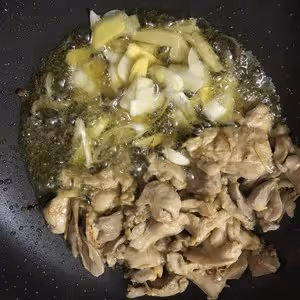 洋蔥蚝油雞片