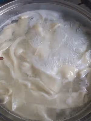 紅油雞丁燴麵