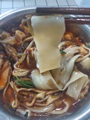 紅油雞丁燴麵
