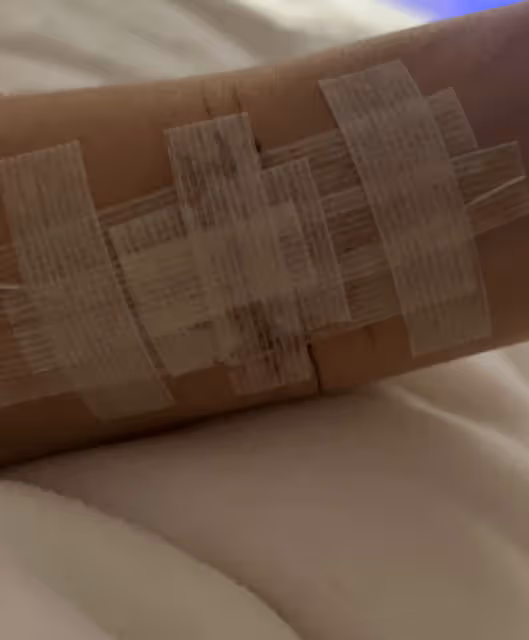 我怎麼能跟你們女神比?邵晴情緒激動,被汙衊當小三氣得抑鬱割腕