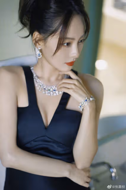 我怎麼能跟你們女神比?邵晴情緒激動,被汙衊當小三氣得抑鬱割腕