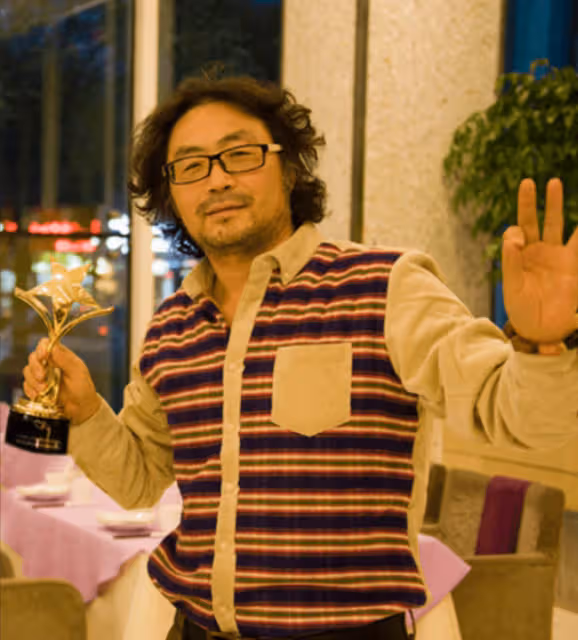 再傳噩耗!54歲名導王景光因疾病突逝,愛人曬其最後畫面悲痛道別