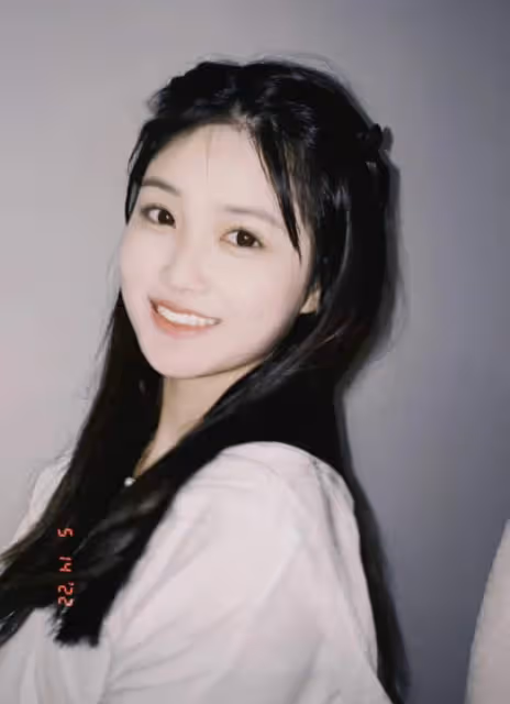 張嘉倪富豪老公疑出軌後，21歲北電美女抑鬱輕生，狗仔怒懟其撒謊