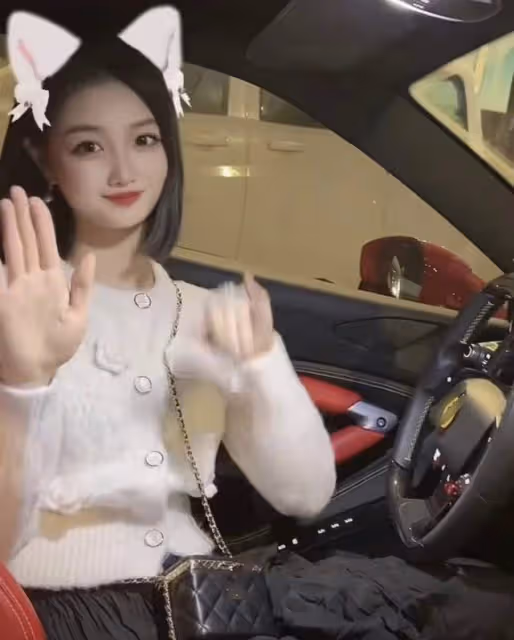 張嘉倪富豪老公疑出軌後，21歲北電美女抑鬱輕生，狗仔怒懟其撒謊