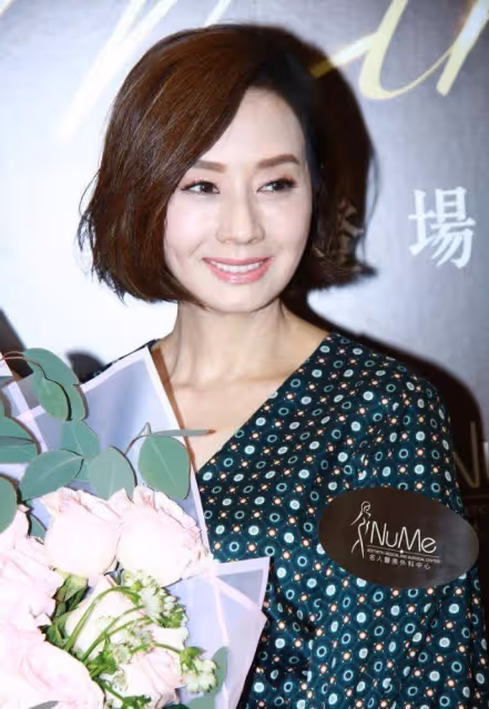 毛舜筠不愧是張國榮唯一想娶的女人，穿印花裙很高級，到老都優雅