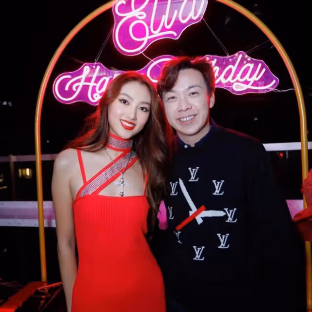 任達華為18歲女兒慶生,富豪闊太雲集顯隆重,前香港女首富罕露面