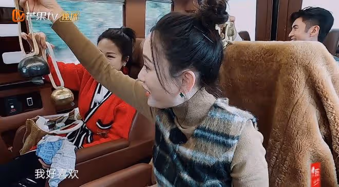 苗苗自曝是男孩性格,錄節目卻自卑不合群,拒絕跟其他妻子逛市場