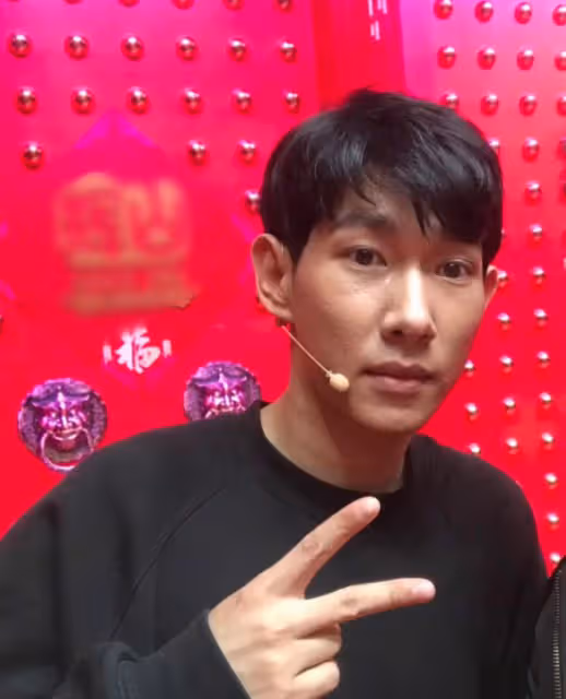遼寧春晚彩排!孫濤邵峰擺攤炒土豆、鞏漢林瘦成皮包骨、馮鞏憔悴