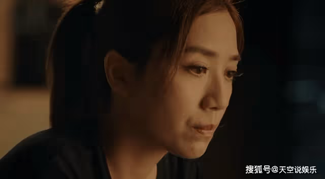 《廉政狙擊》50歲還要獻身,卓太太的代價,才是方家晴被排斥的關鍵