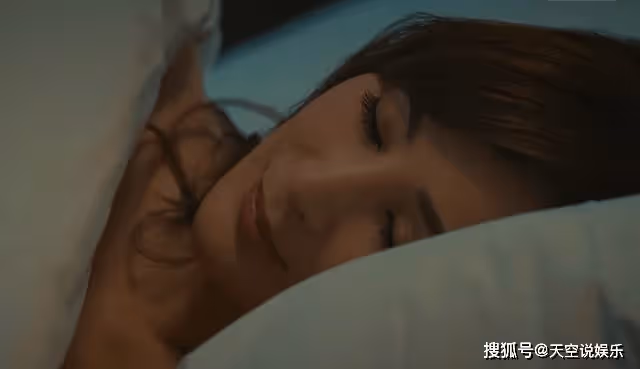 《廉政狙擊》50歲還要獻身,卓太太的代價,才是方家晴被排斥的關鍵