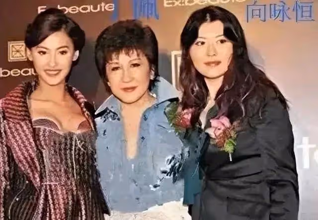 向太直播向華強全程陪伴，鮮有人知他還有個被稱為珠寶女王的女兒