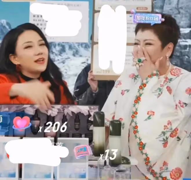 吉祥物人形立牌?向太直播一晚上賣3億背後,是為向佐郭碧婷鋪路