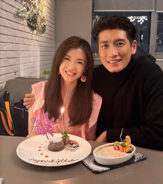 覓得真愛!52歲TVB不老男神慶結婚兩周年,太太曾有一段三年婚姻