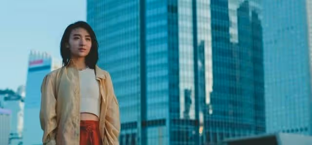 勇闖影壇!知名港圈女神愛女入行連拍5戲,更與影帝張家輝有合作