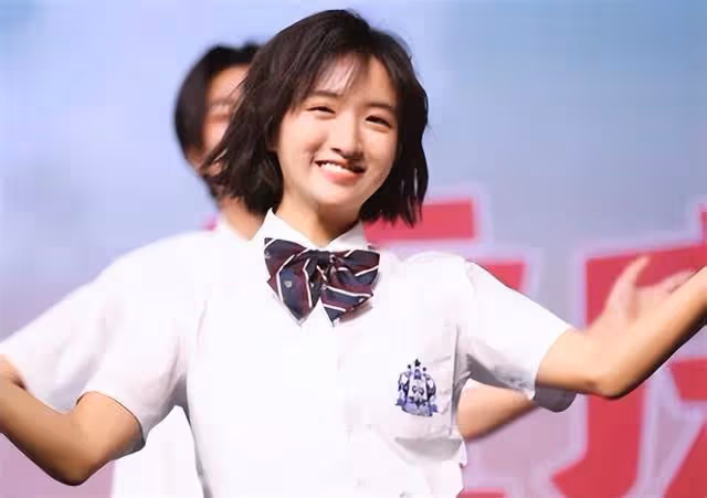 勇闖影壇!知名港圈女神愛女入行連拍5戲,更與影帝張家輝有合作