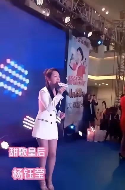 逆境重生!她是「玉女掌門人」紅極一時 今51歲「落魄到工地賣唱」網友:不可憐「豪宅頂樓有花園」