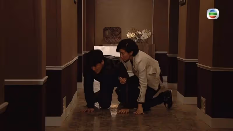 公公突然離世!婆婆要求分家「把千萬遺產全給小叔」她接到電話「欣然答應」:最完美報仇