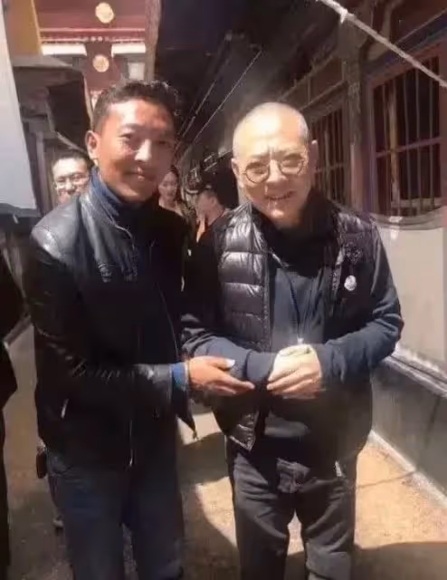 為挺好友!59歲李連杰罕現身「容貌大不同」畫面被瘋傳 網友驚覺「脖子變粗了」擔心身體狀況