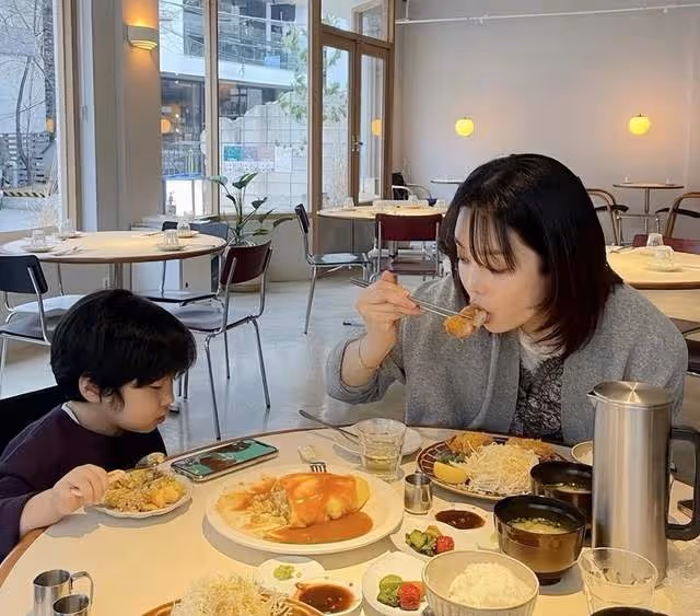 演員高梓淇母親新冠病逝,來世還做您兒子,臨終前想見在韓國孫子