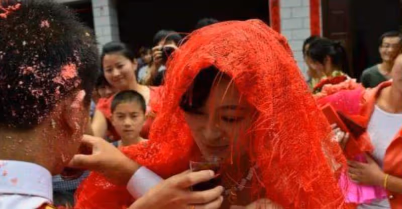 嫁給二婚男人，買房時他要寫前妻兒子的姓名，我不同意他就提離婚