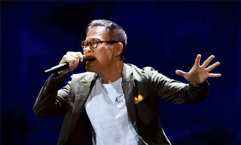 一首火了整整32年的歌曲，歌詞中沒有一個愛字，引發了無數人共鳴