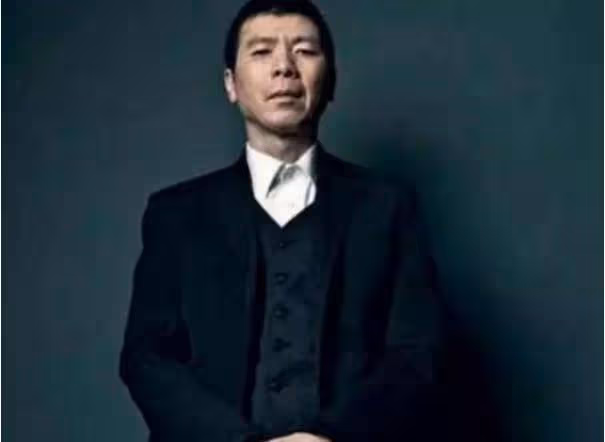馮小剛病情加重，收入過億為何久病不治？徐帆說出真相
