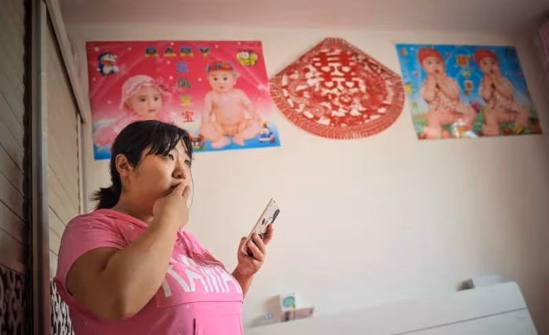 大女兒出生1周後，2兒子3女兒4兒子相繼出世，雙方父母齊上陣 辛苦放大4倍，再累也值得