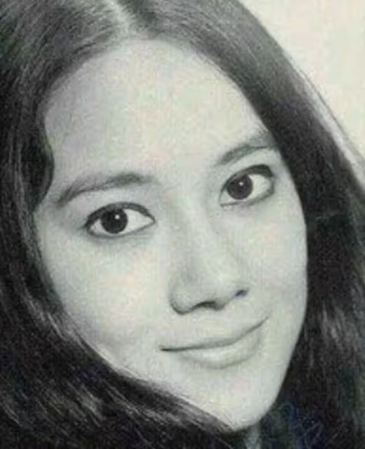 向華強前妻丁佩：李小龍死在她的房間，女兒向詠恆是「珠寶女王」