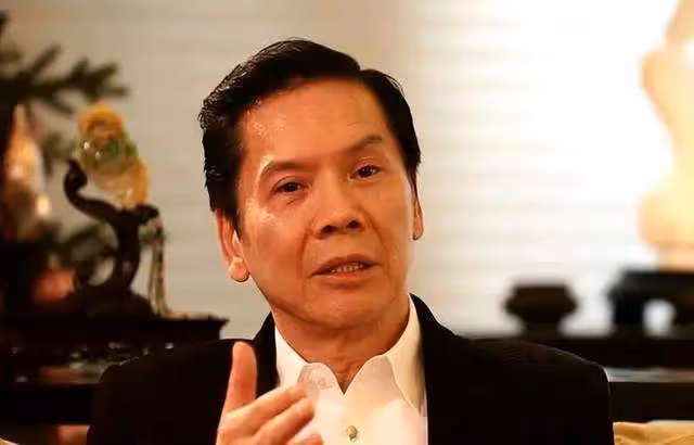 向華強前妻丁佩：李小龍死在她的房間，女兒向詠恆是「珠寶女王」