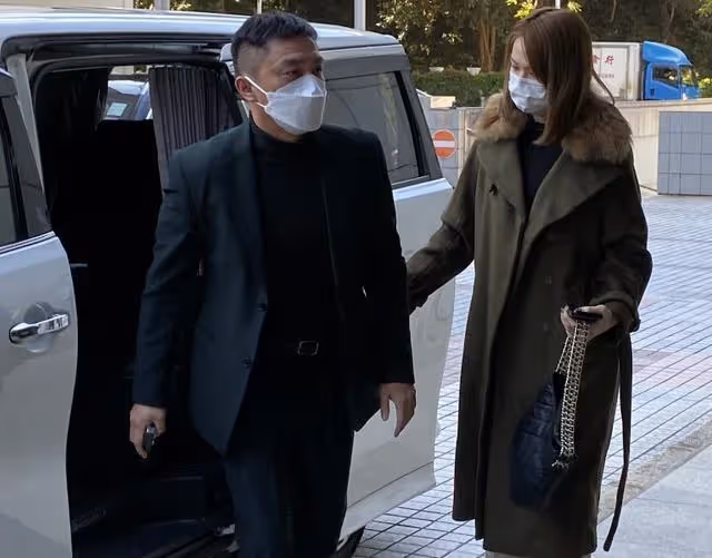 TVB男星楊明醉駕被判入獄，當庭押上囚車運往監獄