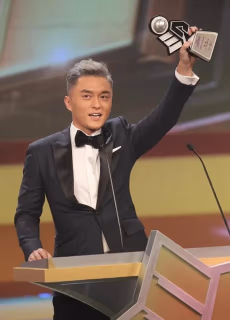 TVB男星楊明醉駕被判入獄，當庭押上囚車運往監獄