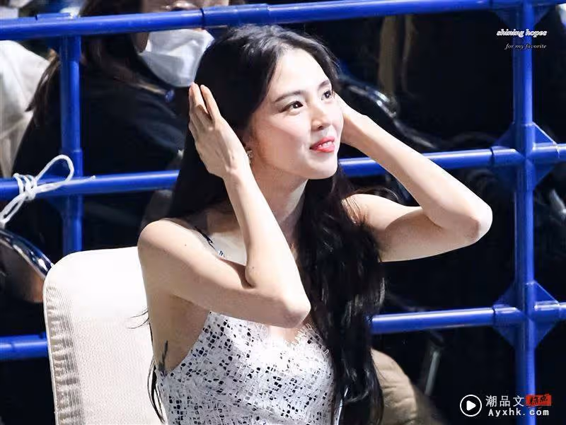 28歲「最美小三」女星滿手刺青挨轟89妹雷射打掉！抬手泄側胸圖辣爆