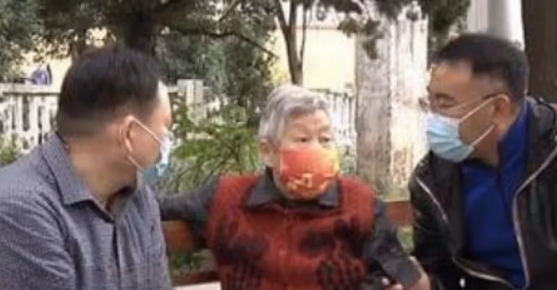 不滿兒媳沒生孫子，夫妻吵架被婆婆暴揍，兒媳：有問題的是你兒子