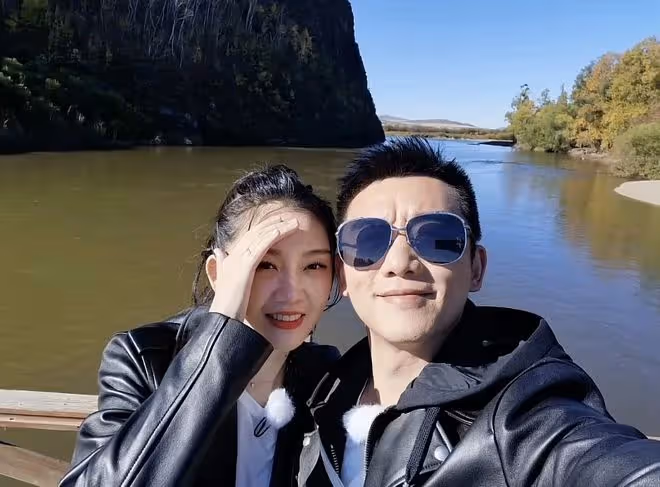 苗苗和娘家人同住,回家不喊爸爸引熱議,鄭愷被調侃像嫁到苗苗家
