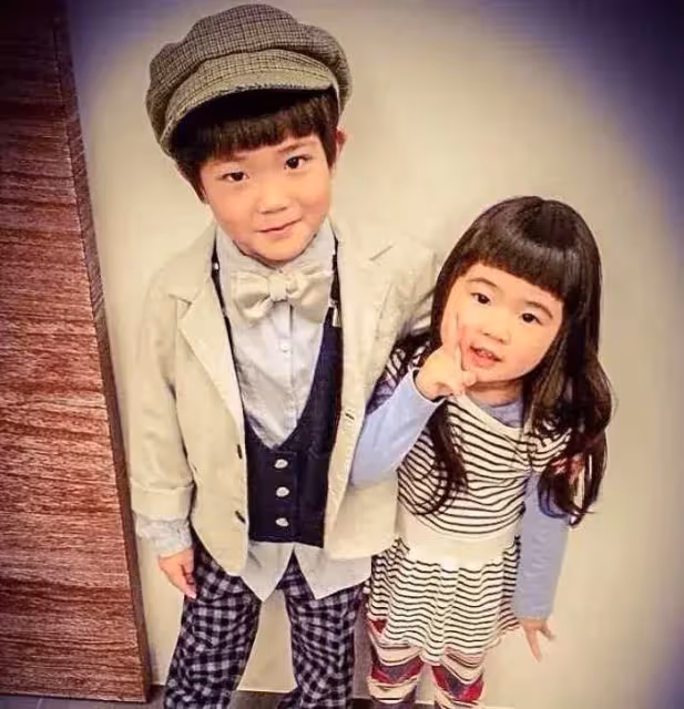 曹格兒女長大認不出!Joe暴風抽高「成腹肌帥哥」姐姐Grace「逆襲成長腿正妹」:越長越美了