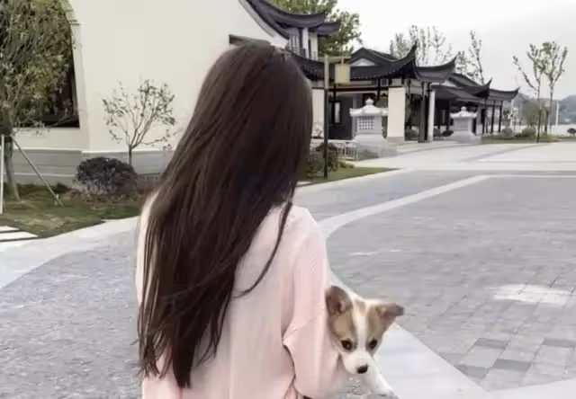 兒媳說不想和我們一起住，我們借錢幫她買房，誰知她卻讓她爸媽住