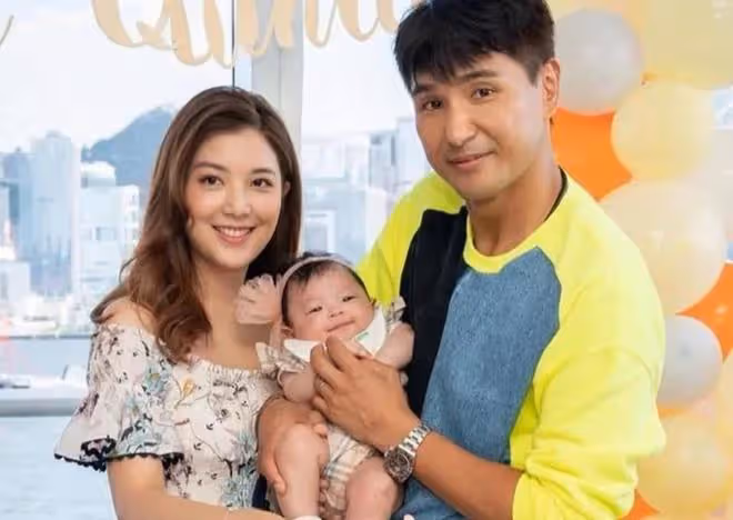 TVB視帝攜妻出國度假！妻子穿泳衣大秀性感身材，狂吃榴槤太滿足