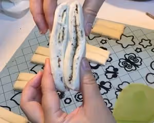 椒鹽花捲及一次醒發的中式面點