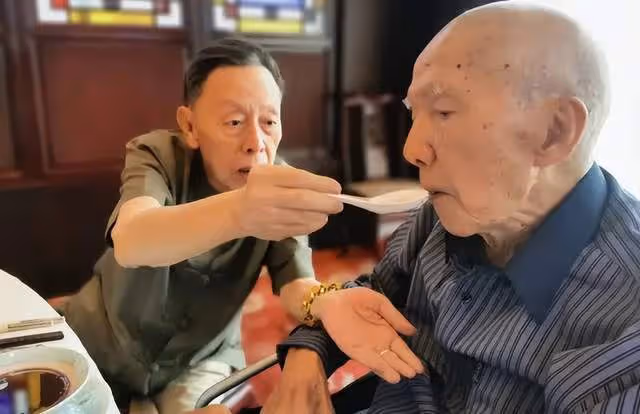 87歲粵語相聲大師楊達病逝，家屬悲痛發訃告，生前最後畫面曝光
