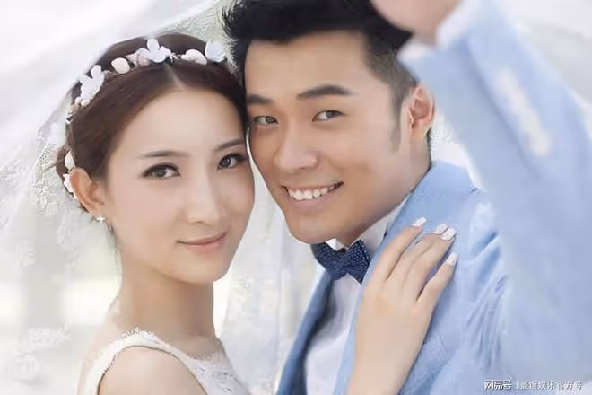 兩瓜齊曝光？當紅小生被指婚變，疑似與孕期出軌有關，任嘉倫躺槍