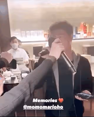 何猷君帶奚夢瑤參加聚會，再唱求婚時歌曲，被異性搭肩膀機智躲閃