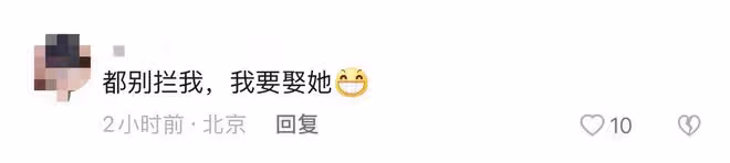 眾星過聖誕：李連杰女兒海邊度假，秋瓷炫秀恩愛，唐鶴德令人淚目
