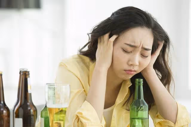 人妻出軌18年，丈夫假裝不知情不吵不離婚，暗中更換愛妻身份，自己也出軌：結局全網看傻