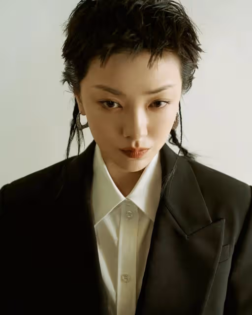 曾獲最佳女演員！36歲女星「暴瘦成皮包骨」粉絲嚇壞　一轉身「近照肋骨根根炸出」網憂：拜託多吃點