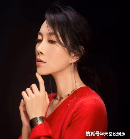 溫崢嶸：黃磊的學生，海清的閨蜜，如今生活十分的幸福